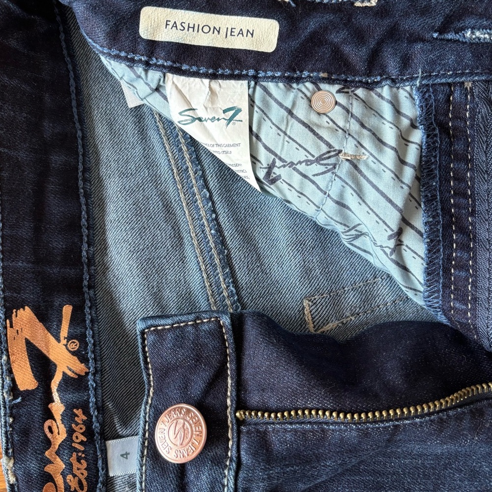 Seven 7 Fashion Jean Size 4 Slim through hip and thigh - High rise - Picture 4 of 5